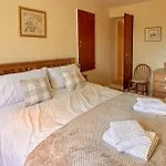 Rubbing House *