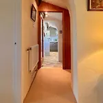 Rubbing House *